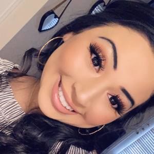 Meet your Posher, Selena